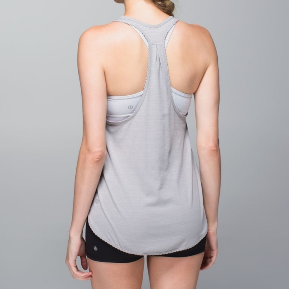 Lululemon 105F Singlet tank top sz 2 Grey